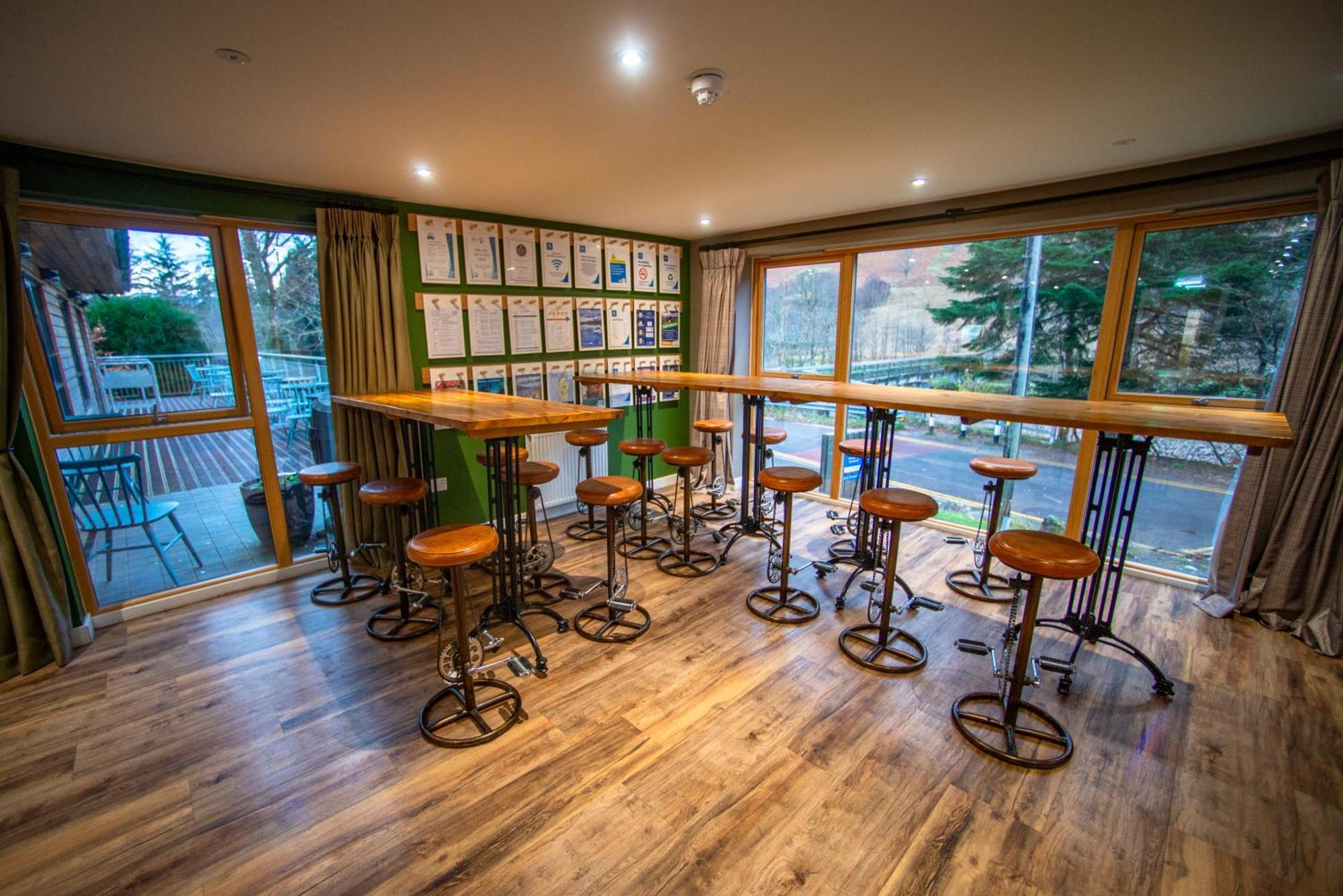 Glen Nevis Youth Hostel Fort William Exterior foto The bar at the National Motor Museum