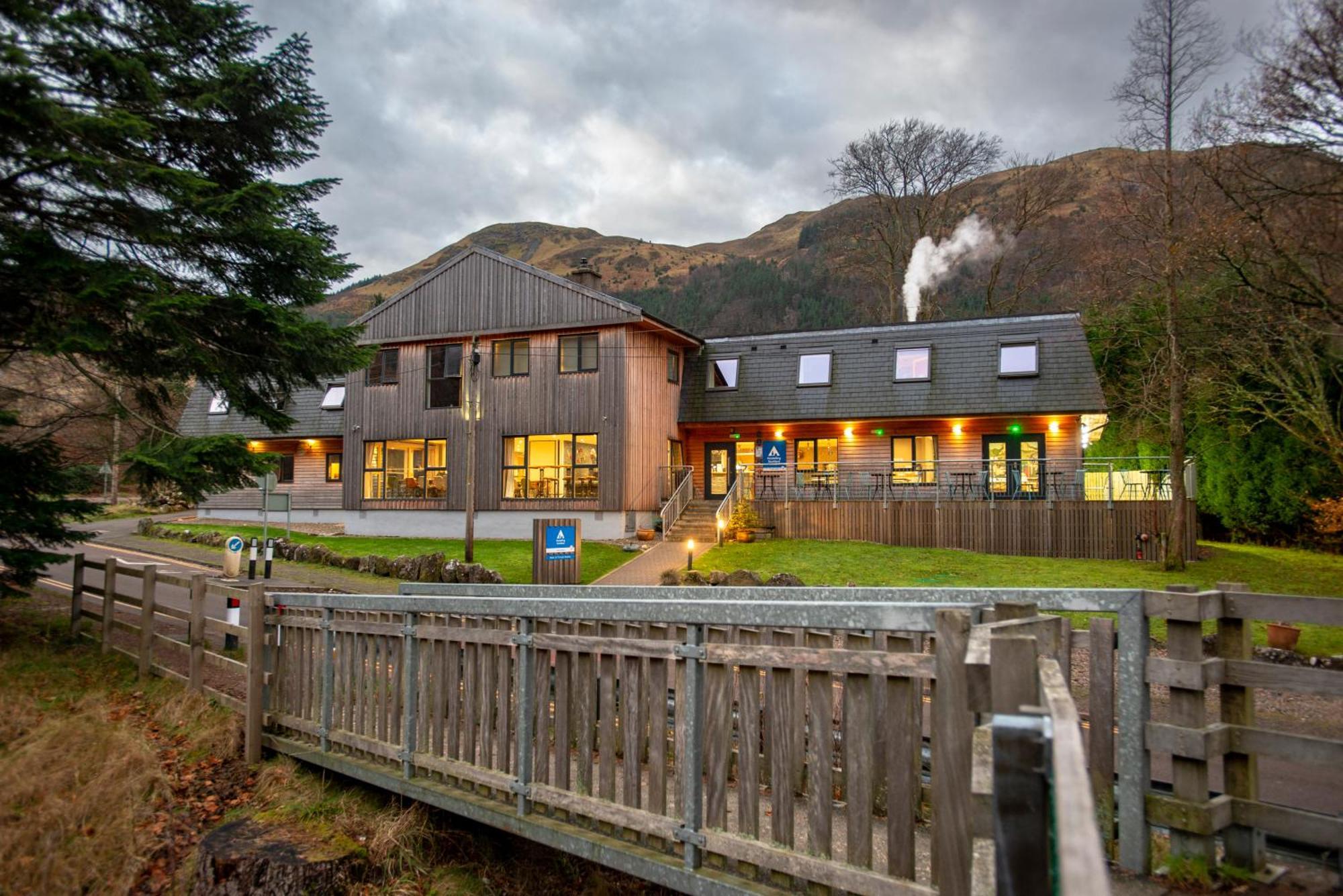Glen Nevis Youth Hostel Fort William Exterior foto The new visitor centre