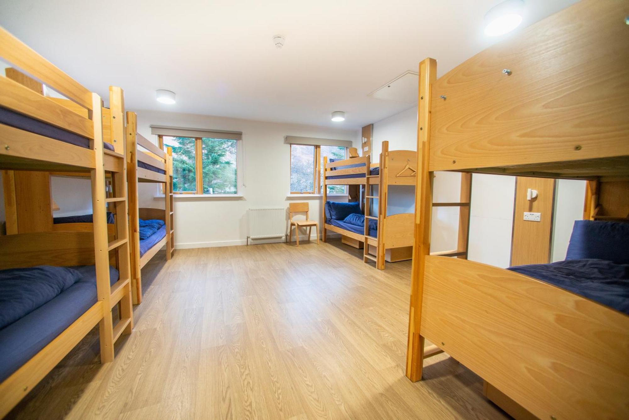 Glen Nevis Youth Hostel Fort William Exterior foto A typical bunk room at a hostel